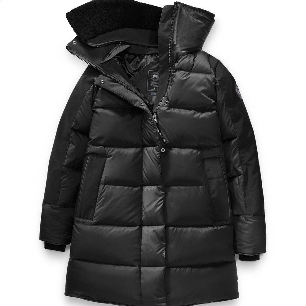 Black Canada Goose Altona Parka with Black Label, size M